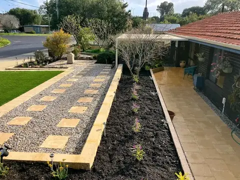 Craigie garden before and after landscaping (after 2 of 3)